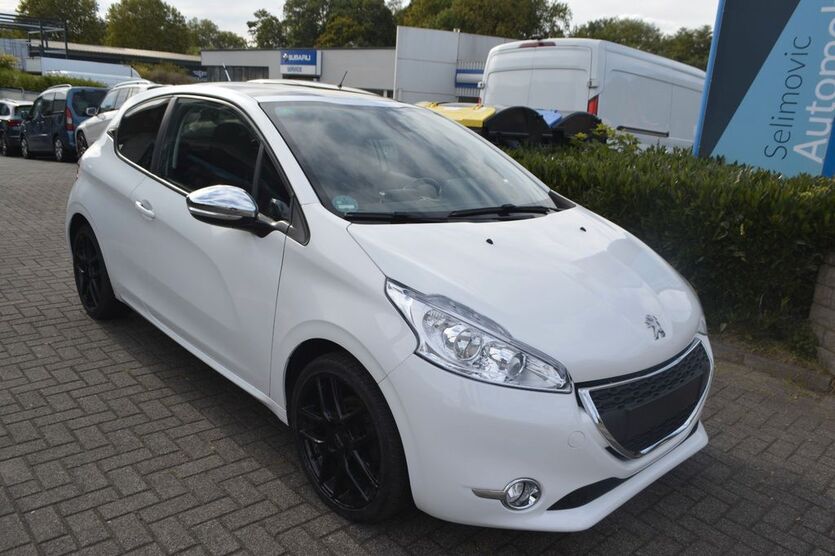 Peugeot 208 146.000 km 4.990 € Herne 44652