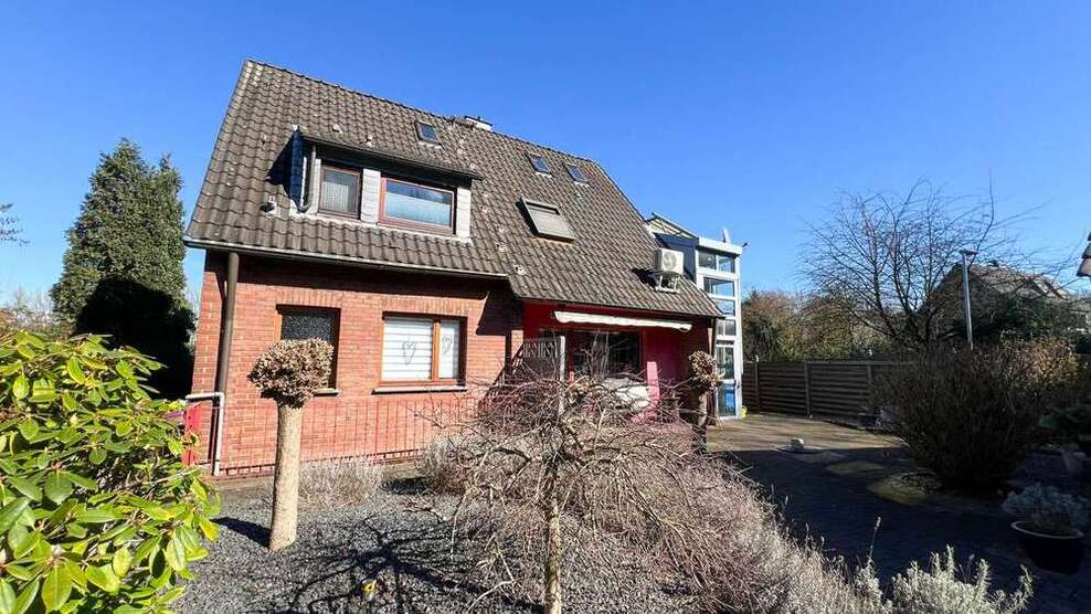 Haus zum Kaufen in Essen Frintrop 529.000 € 160 m²