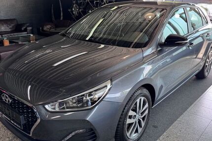 Hyundai i30 53.000 km 11.999 &euro; Oberhausen 46145