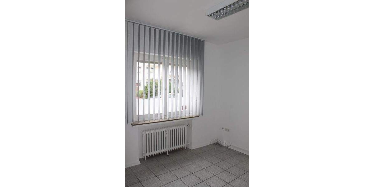 Neues Jahr, neues Glück! Wünderschönes Ladenlokal, 88 m², sucht neue Mieter!!! Büro - Praxis - Kita - Boutique, alles ist möglich! 3 zimmer