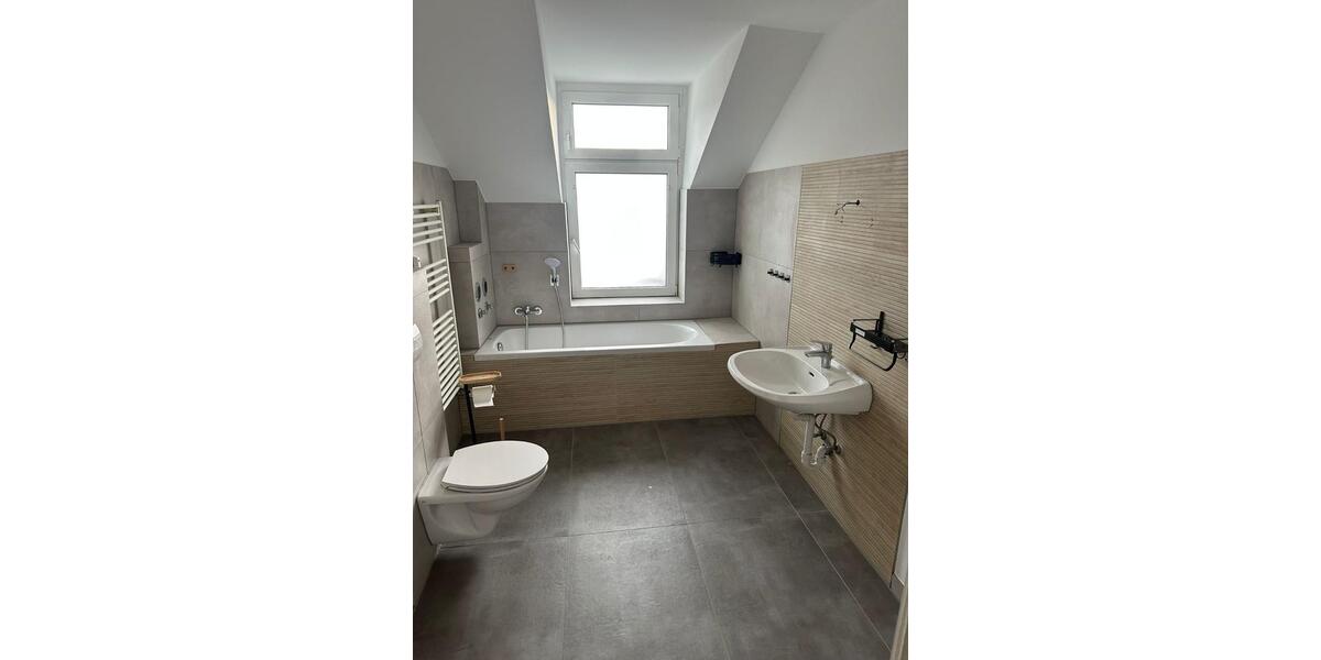 Dachgeschoßwohnung Dortmund Innenstadt West - 3 Zimmer, 94 m&sup2;, 700&euro; | Angebot:25649460