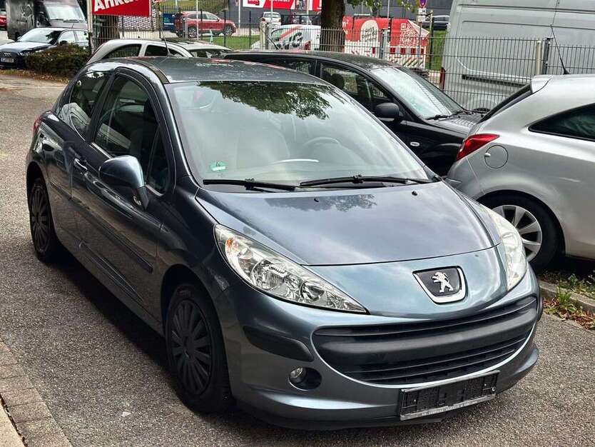 Peugeot 207 183.000 km 1.800 € Essen 45145
