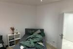 Voll Möblierte, Helle, kernsanierte 1,5-Zimmer-Wohnung zimmer
