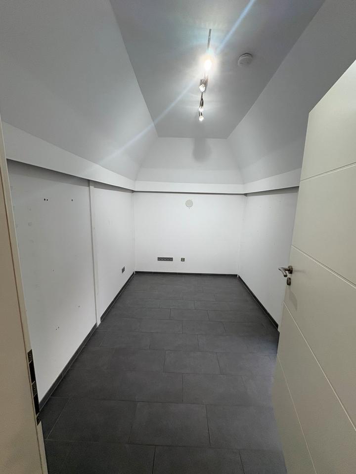 BüroStudioLokal ca.65qm,3,5Zi,Küche,2xWC C-R Bahnhofstr. zimmer