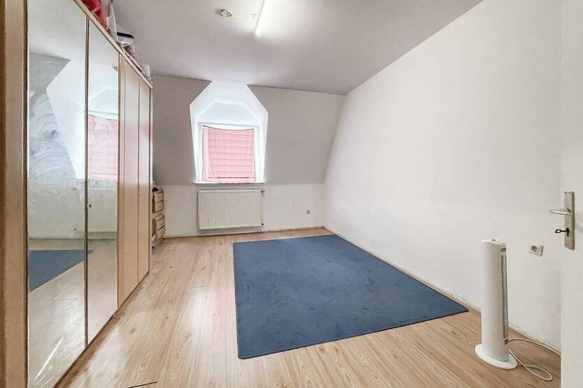 4 Familienhaus - modernisiert - voll vermietet