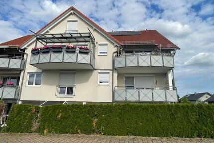 Helle 4,5-Zimmer-Wohnung mit Balkon, EBK und Tiefgaragenplatz