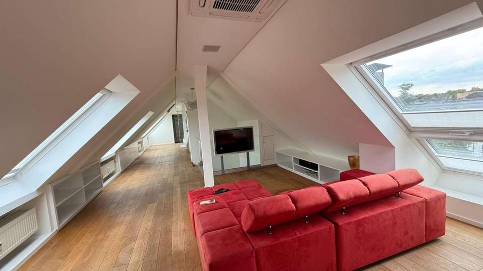 Dachgeschoßwohnung Essen Stadtbezirk II - 1 Zimmer, 72 m&sup2;, 1.250&euro; | Angebot:25148843