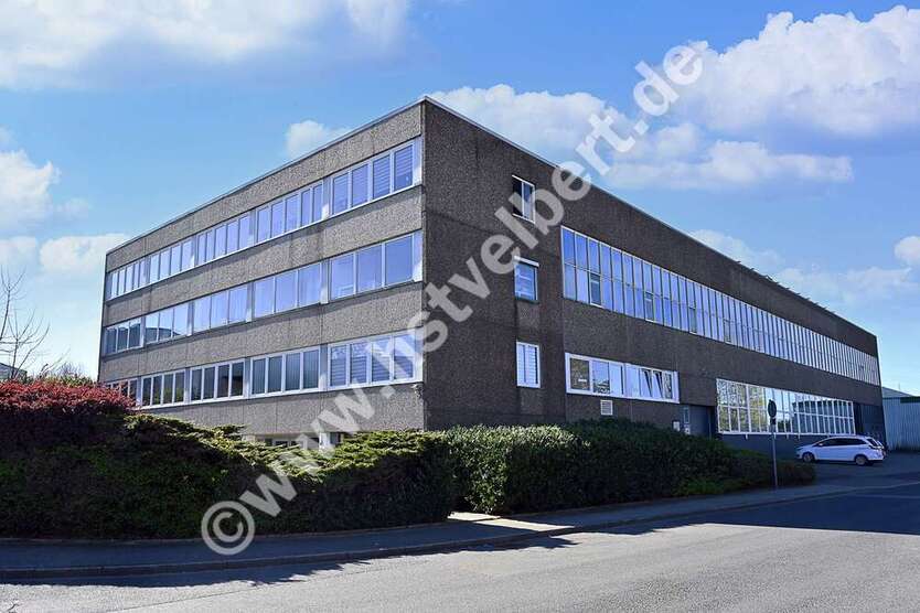 Halle in Velbert 2.590.000 € 4595 m²