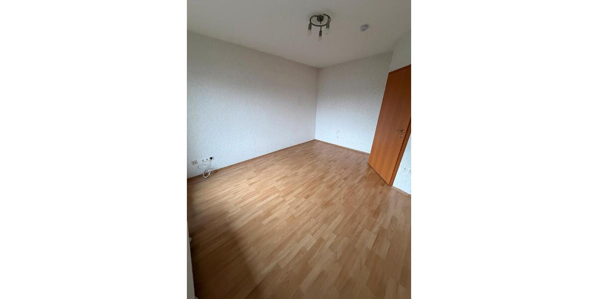 Etagenwohnung Essen Stadtbezirk VI - 4 Zimmer, 100 m&sup2;, 1.100&euro; | Angebot:25596582