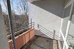 Helles 2-Zimmer-Apartment + Loggia, renoviert, offener Kochbereich, Wannenbad, neuer Boden, Aufzug
