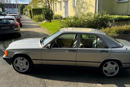 Mercedes-Benz 190 119.500 km 19.900 € Bochum 44797