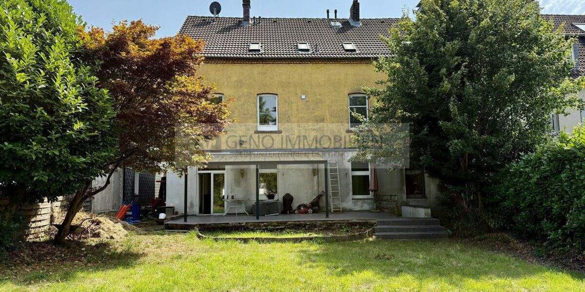 Mehrfamilienhaus, Wohnhaus Essen / Überruhr-Hinsel Überruhr-Hinsel - 9 Zimmer, 244 m&sup2;, 475.000&euro; | Angebot:25708871