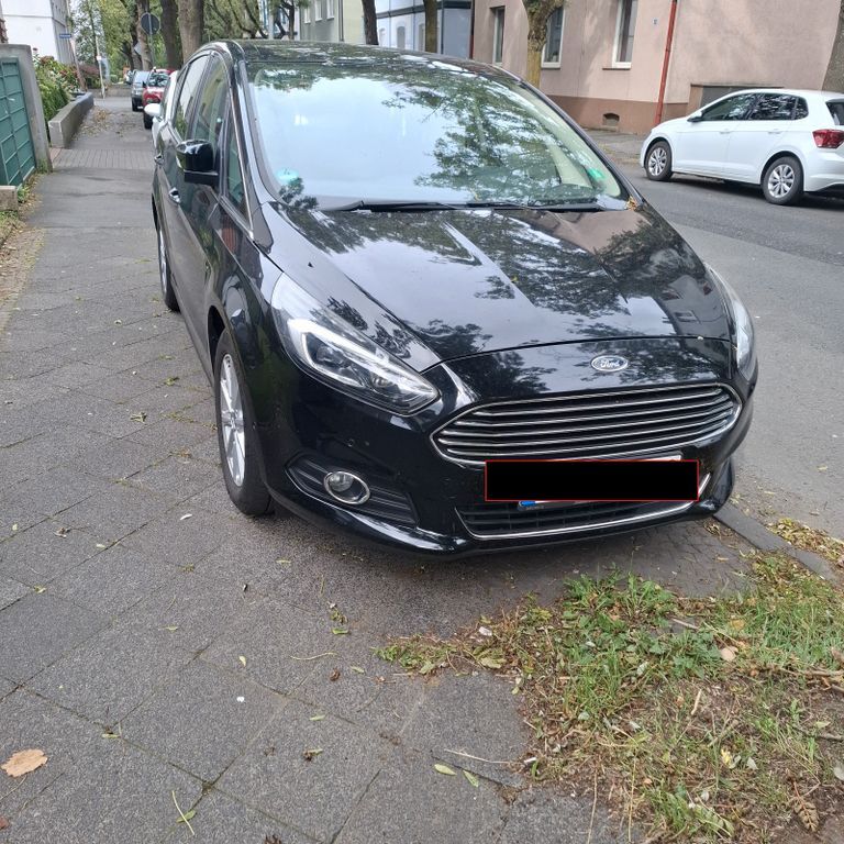 Ford S-Max 102.000 km 15.500 € Dortmund 44357