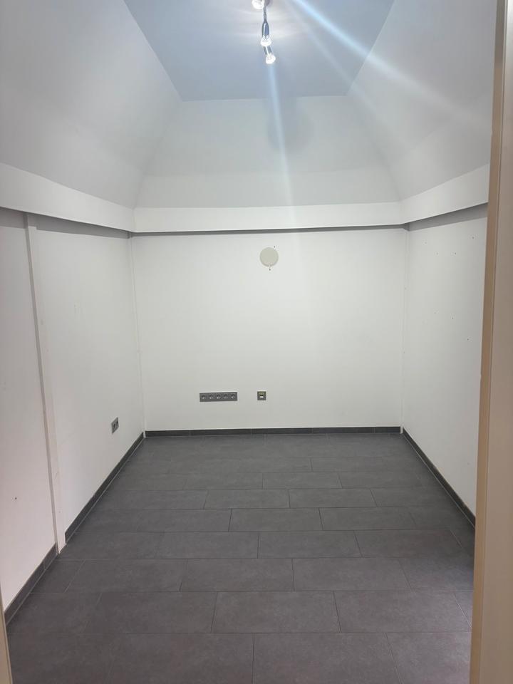 BüroStudioLokal ca.65qm,3,5Zi,Küche,2xWC C-R Bahnhofstr. zimmer