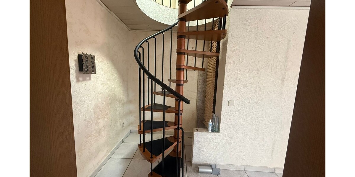 Freistehendes Zweifamilienhaus mit großem Garten in ruhiger Lage von Lünen 8 zimmer