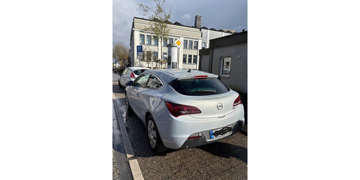 Opel Astra GTC J 244.409 km 3.500 &euro; Wuppertal 42275