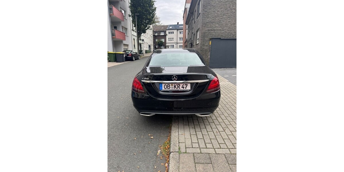 Mercedes-Benz C 180 74.000 km 25.900 &euro; Oberhausen 46045