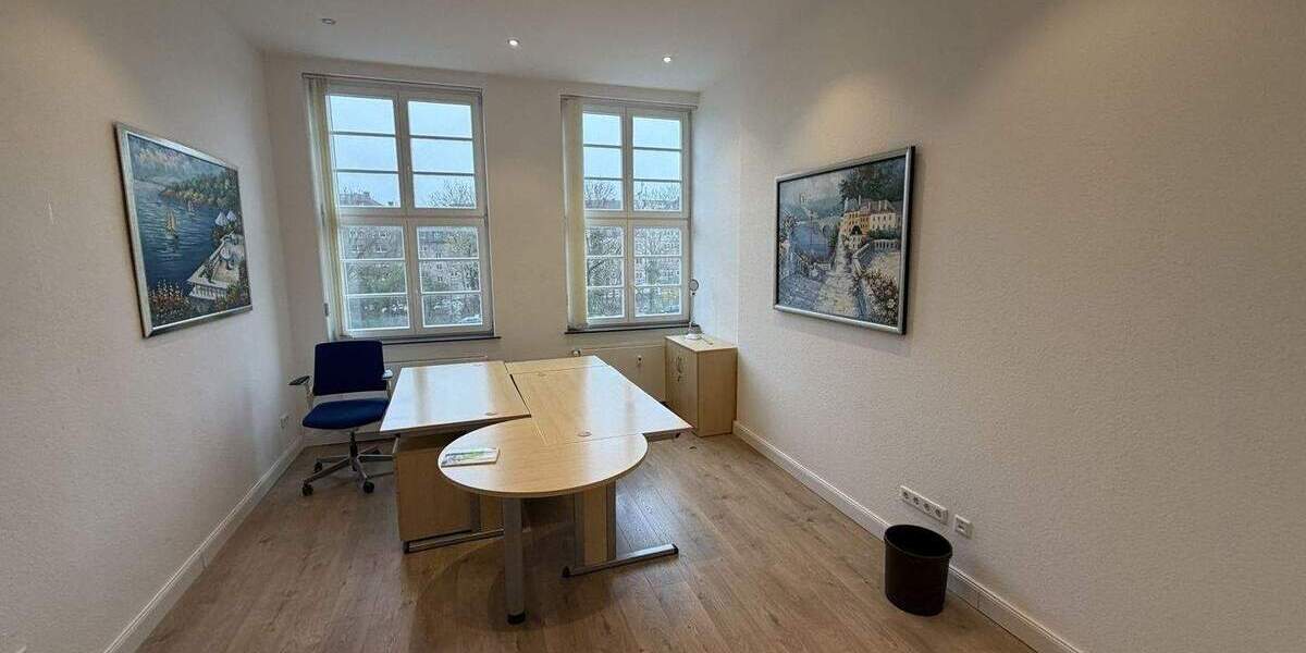 Gewerbeobjekt Hagen Hochschulviertel - 8 Zimmer, 371 m&sup2;, 4.200&euro; | Angebot:25626771