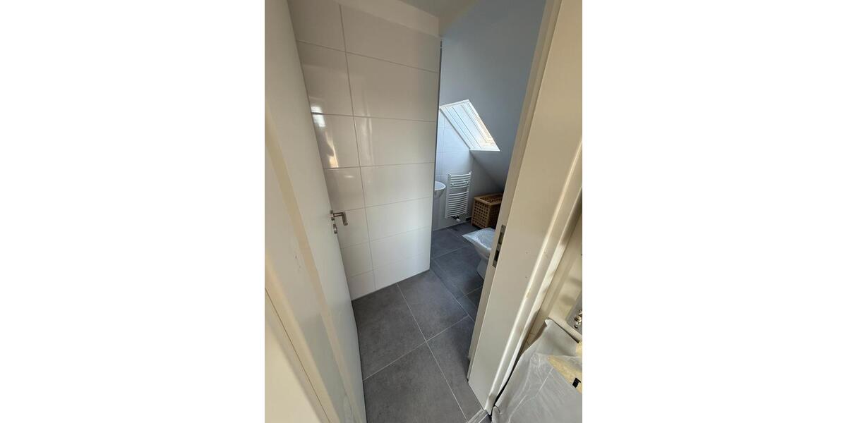 Erstbezug: 3-Zi-DG-Whg | ca. 80 qm | möbliert 3 zimmer