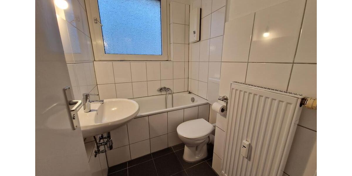 Helle, frisch renovierte 3-Zimmer-Wohnung wartet auf Sie! 3 zimmer