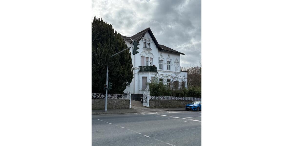 Dachgeschoßwohnung Hagen Hohenlimburg - 4 Zimmer, 122 m&sup2;, 1.250&euro; | Angebot:25285301