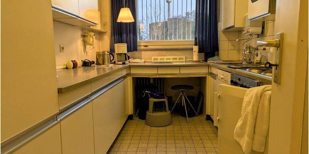 Nähe Westfalenpark *** Sehr solides Wohn- und Geschäftshaus *** 2 LL und 11 WE zimmer