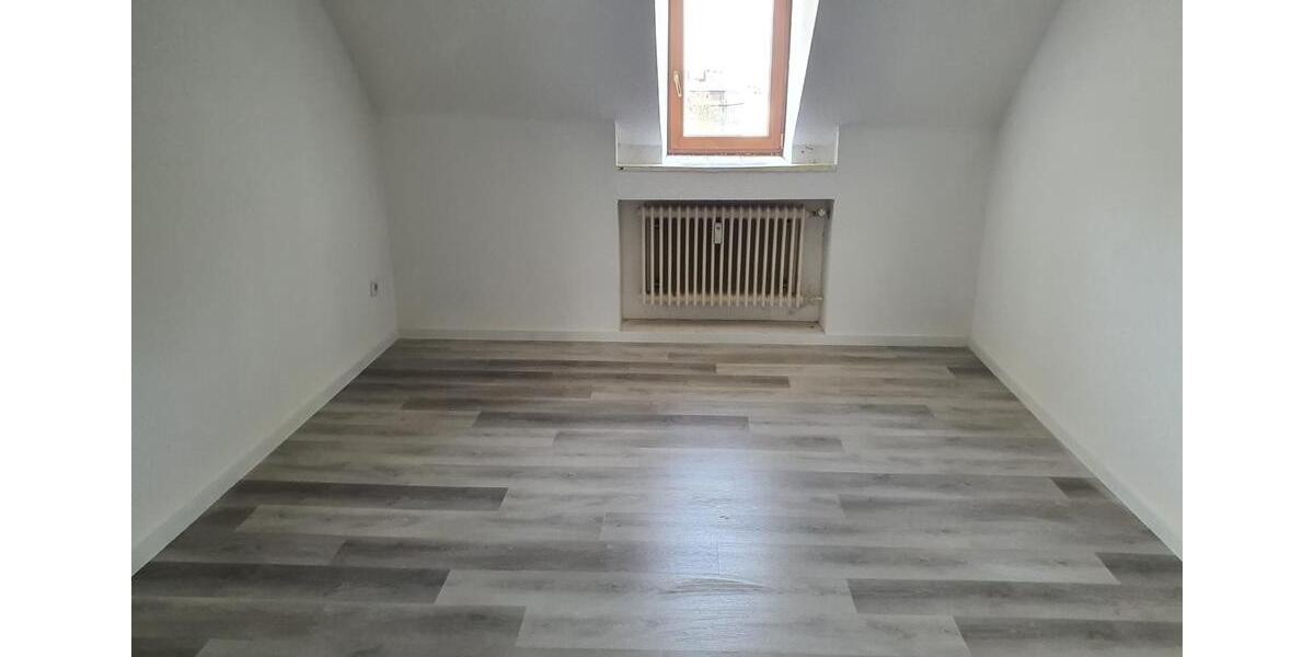 Dachgeschoßwohnung Wuppertal Arrenberg - 2 Zimmer, 75 m&sup2;, 630&euro; | Angebot:25125200