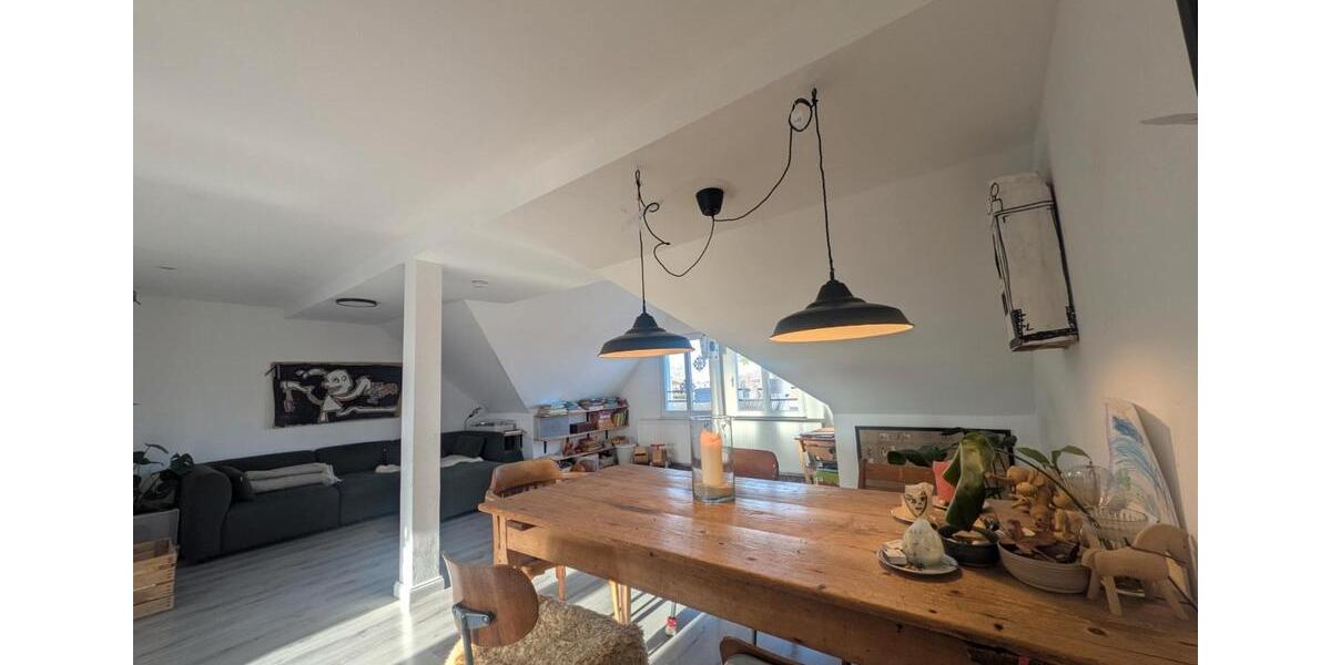 Dachgeschoßwohnung Bochum Günnigfeld - 4 Zimmer, 110 m&sup2;, 1.175&euro; | Angebot:26229036