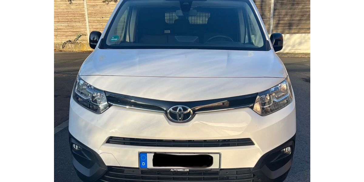 Toyota Proace City 25.800 km 17.900 &euro; Essen 45276