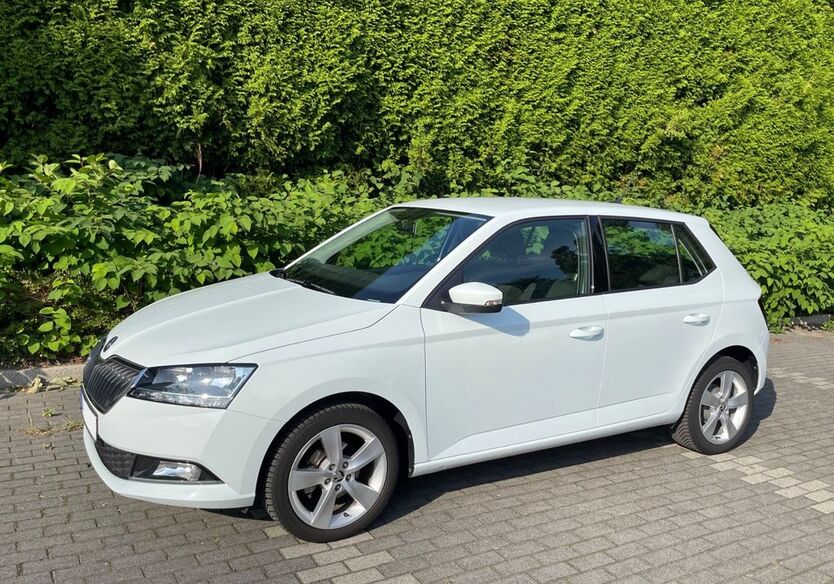 Skoda Fabia 21.537 km 10.900 € Dortmund 44379