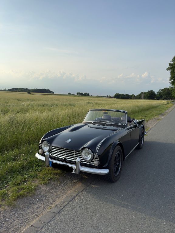 Triumph TR4 23.635 km 32.500 € Dorsten 46282