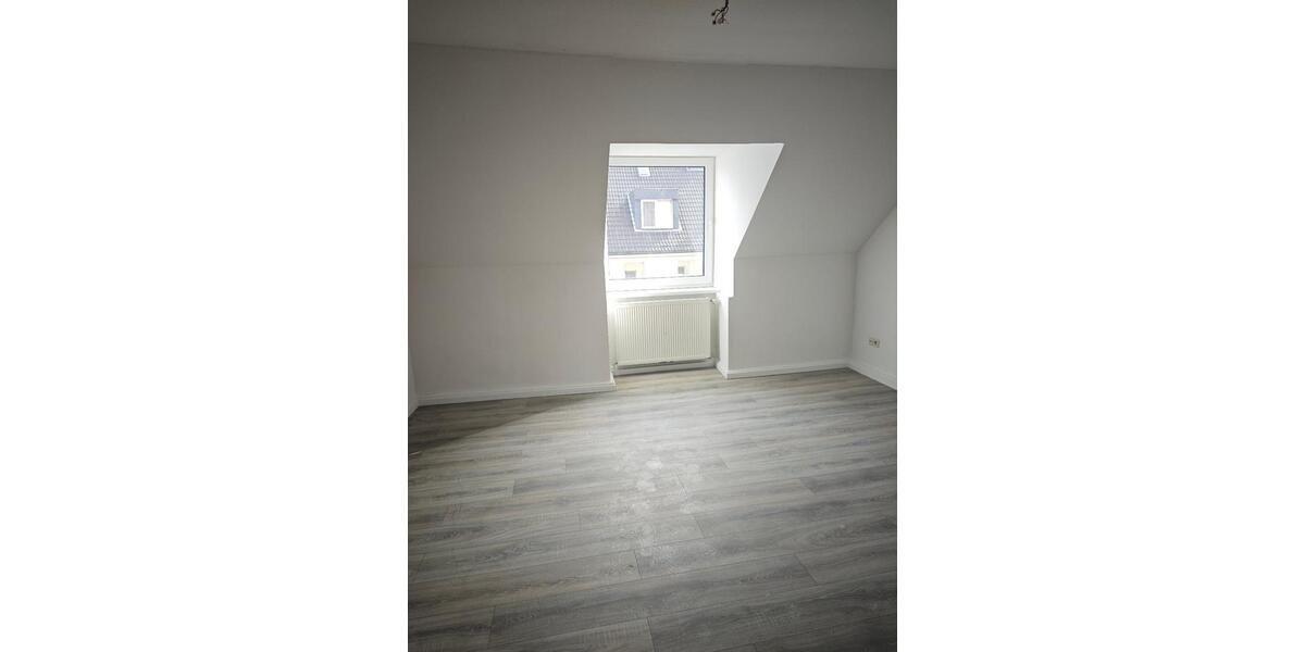 Dachgeschoßwohnung Gelsenkirchen Ückendorf - 4.5 Zimmer, 71 m&sup2;, 490&euro; | Angebot:26534184