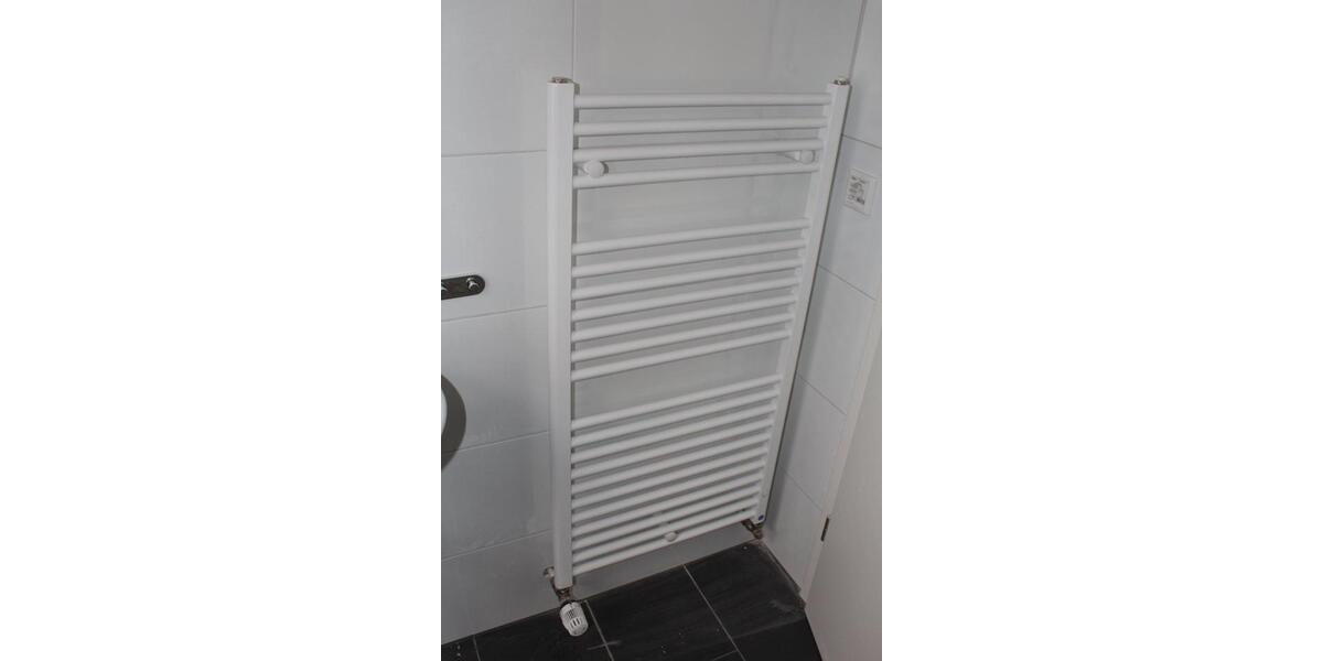 Frisch Renovierte 2 Zimmer Wohnung ab Sofort 2 zimmer