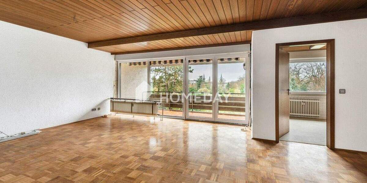 Großzügige 115 m² Etagenwohnung mit zusätzlichem DG-Zimmer, Loggia und sofortiger Bezugsfreiheit 3 zimmer