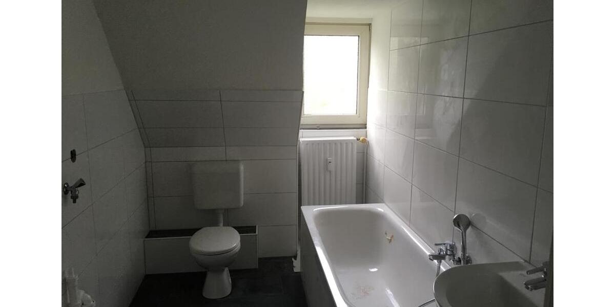 Dachgeschoßwohnung Gelsenkirchen Gelsenkirchen-Nord - 3 Zimmer, 60 m&sup2;, 419&euro; | Angebot:26422042