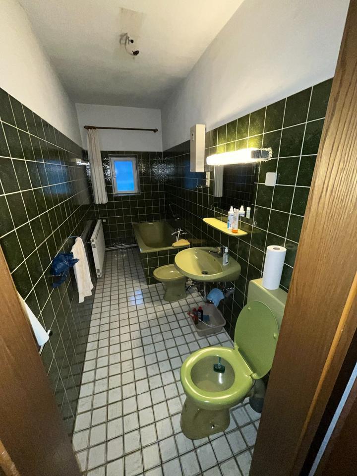 Mehr- Einfamilienhaus mit viel Platz und Garten -PROVISIONSFREI-