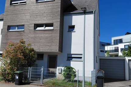 Haus Mülheim an der Ruhr Broich - 5 Zimmer, 140 m&sup2;, 2.250&euro; | Angebot:27564787