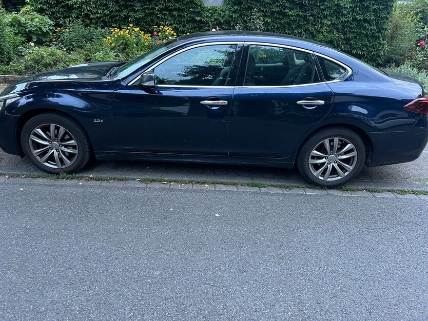 INFINITI Q70 270.000 km 6.500 € Bottrop 46236