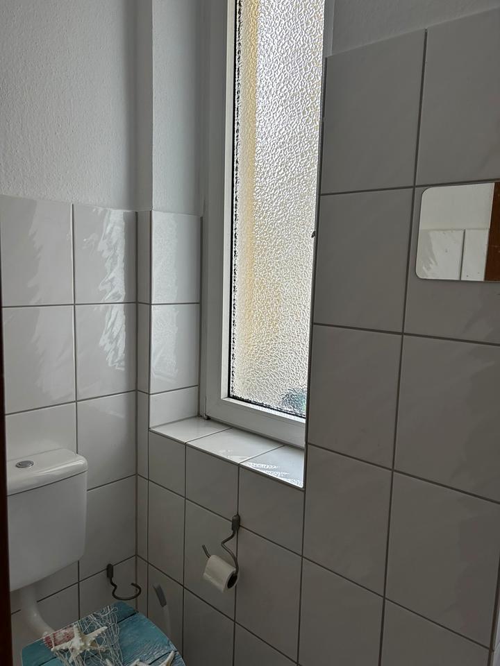 RENOVIERTE 3,5 RWG-100 qm-WG geeignet-45359 Essen-Frintrop