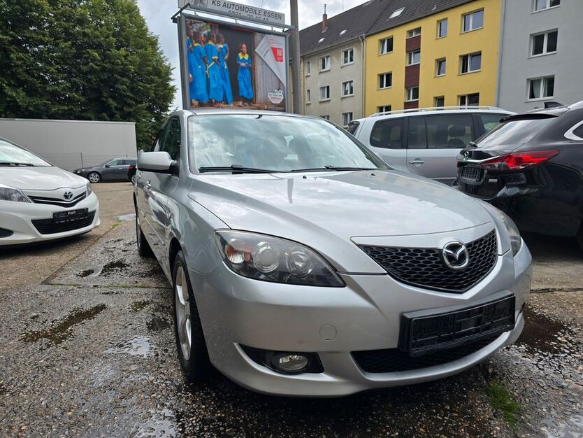 Mazda 3 146.000 km 2.700 € Essen 45144
