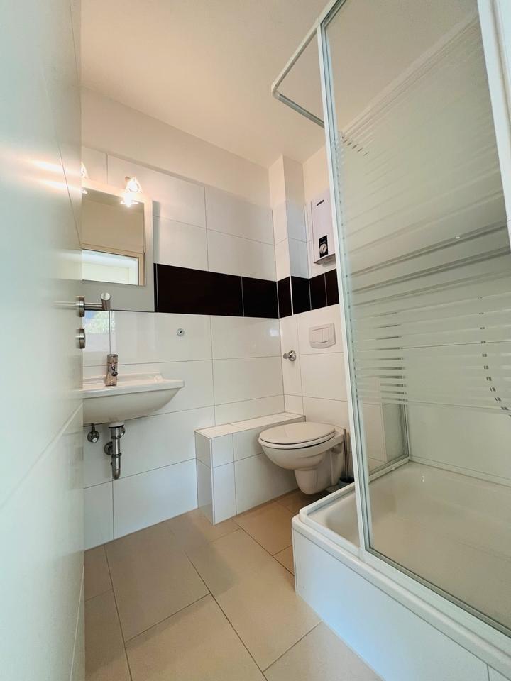 BÜRO33qm*TOP Lage Frankenstr.BREDENEY*Stark befahren+Fensterfront zimmer