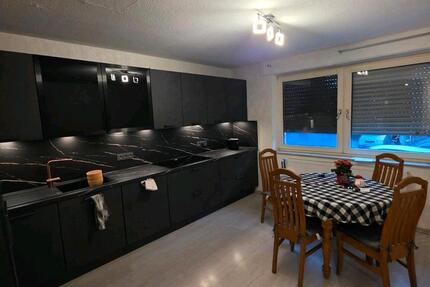 80m², Erdgeschoss, 2 Badezimmer + Luxus-Küche 3.5 zimmer