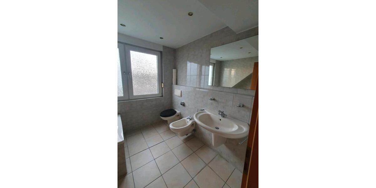 Dachgeschoßwohnung Gelsenkirchen - 2 Zimmer, 98 m&sup2;, 129.000&euro; | Angebot:25832405