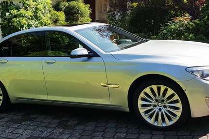 BMW 740 89.500 km 28.950 &euro; Oberhausen 46045