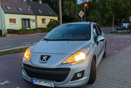 Peugeot 207 138.500 km 2.999 &euro; Velbert 42553