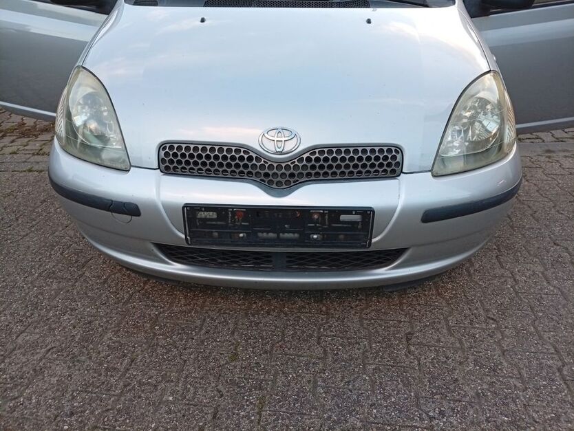 Toyota Yaris 255.000 km 2.199 € Lünen 44532