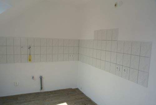 Im Königreich Mülheim-Broich 2 Zimmer Dachgeschoss im gepflegten Altbau mit Balkon** 2 zimmer