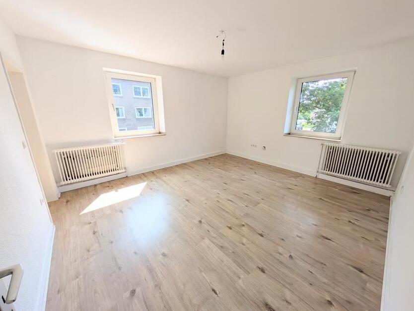 **Einziehen und wohlfühlen! +neues Tageslichtbad +frisch gestrichen +neuer Laminat +eigener Garten** zimmer