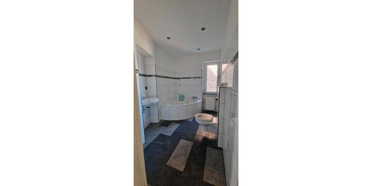Etagenwohnung Wuppertal Gemarkung Langerfeld - 4 Zimmer, 95 m&sup2;, 950&euro; | Angebot:26362636