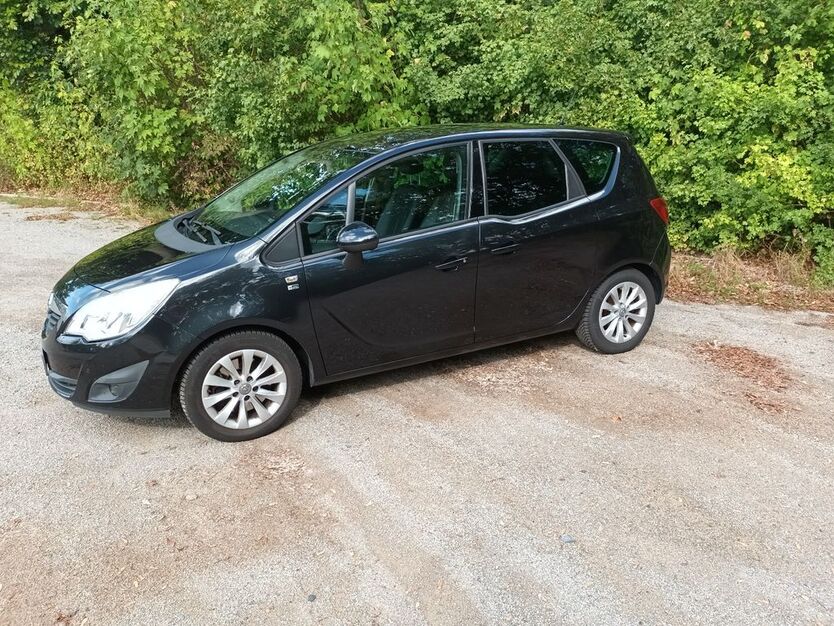 Opel Meriva 158.000 km 5.100 € Dortmund 44225